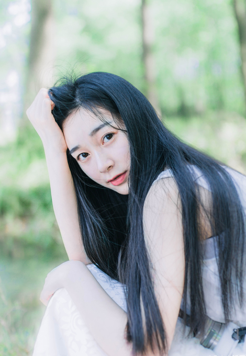 许多人说，男人和女性之间，不存在真实的友谊。其实仅仅还未遇到，或许，永久遇不到。